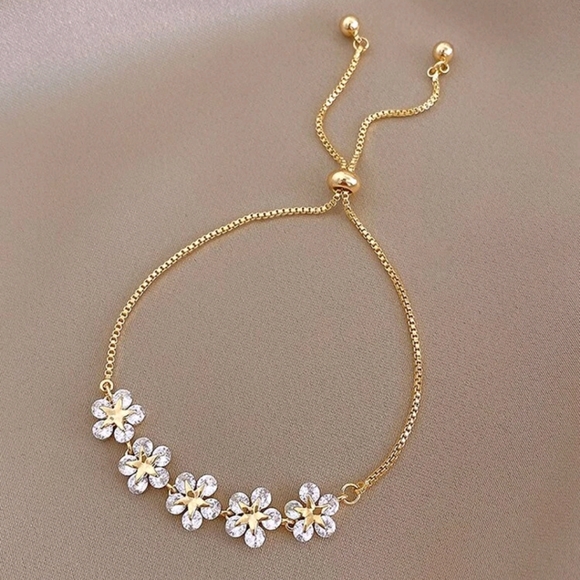 Jewelry - Rhinestone Star Bolo Bracelet